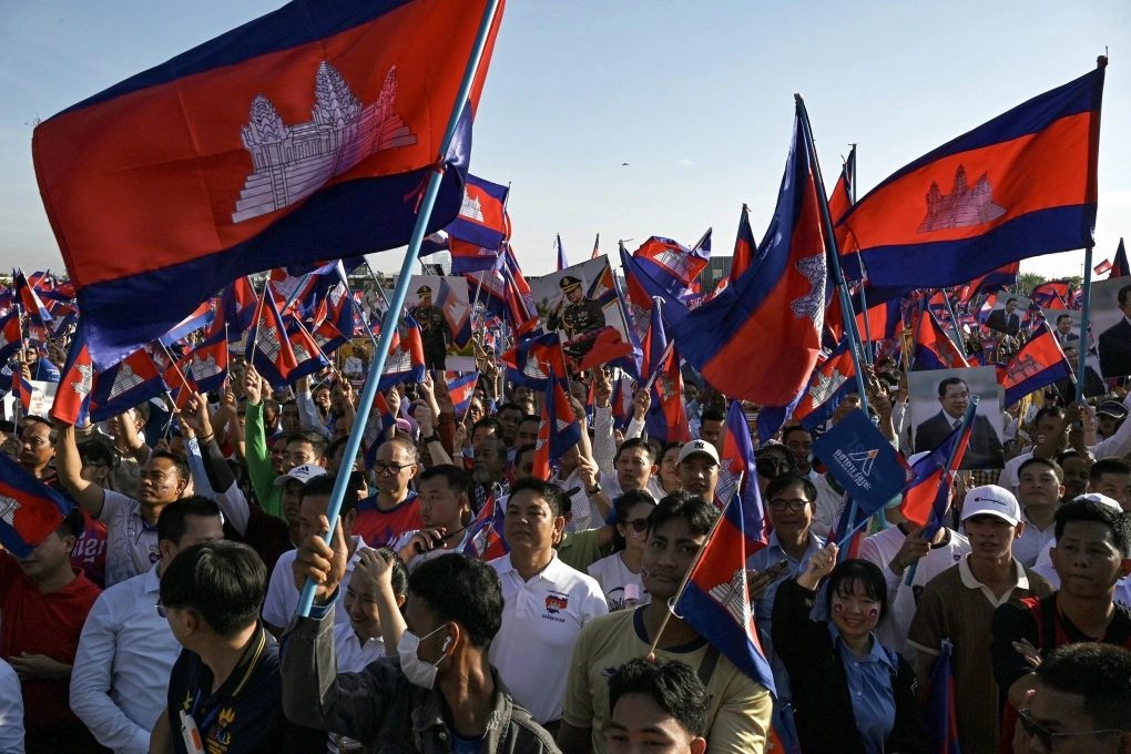 Người Campuchia tuần hành ủng hộ chính phủ giữa căng thẳng với Thái Lan